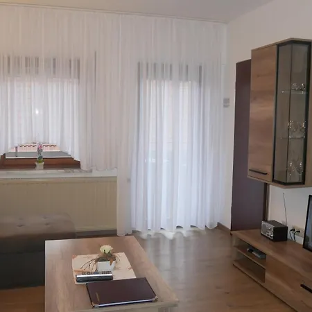 Appartement Haus Gertrud à Carolinensiel Extérieur photo