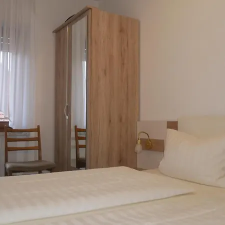Appartement Haus Gertrud à Carolinensiel Extérieur photo